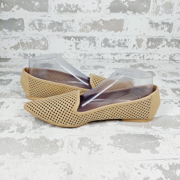 New Mia Cream Pointy Toe Perforated Slip On Loafers D936 - Picture 7 of 12